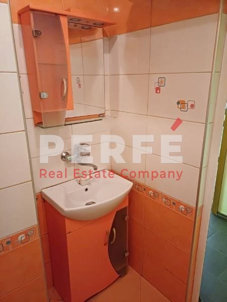 Продава се Тристаен апартамент в Бургас, Възраждане - 72 кв.м за 2175 €/кв.м - Снимка #11