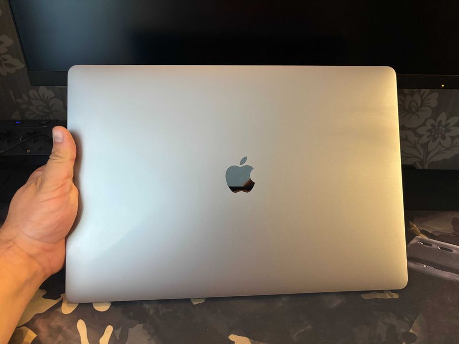 Apple MacBook Pro 16" A2141 Отличен