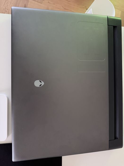 Laptop Alienware M18R2 I9 14900 cu RTX 4090