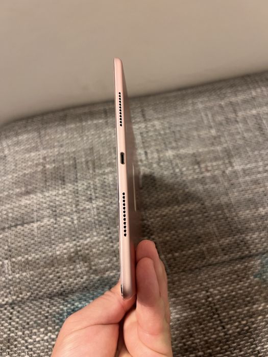 iPad Pro 9.7” Gold 32 GB WiFi – Perfect Funcțional