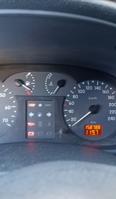 Продавам автомобил Renault Clio 1.2 - Цена 1 000 €