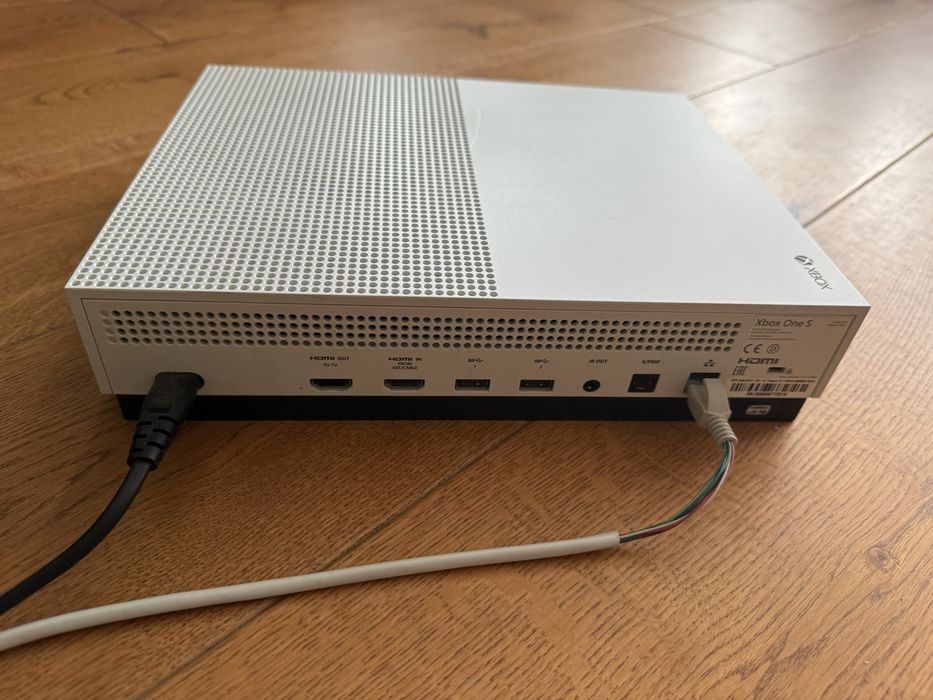 Xbox One S 1Gb SSD plus 7 jocuri