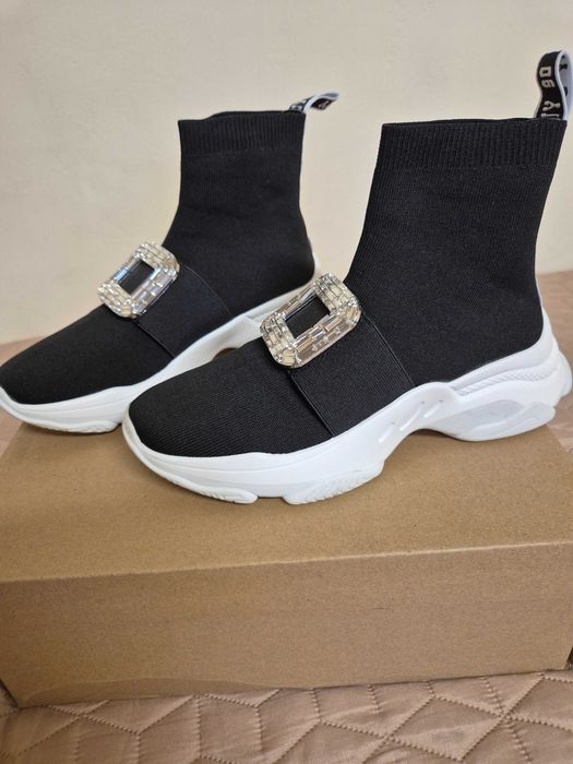 Спортно-елегантни обувки тип чорап "Steve Madden"