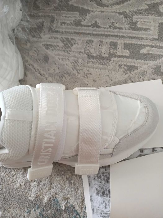 Продам жен кроссовки