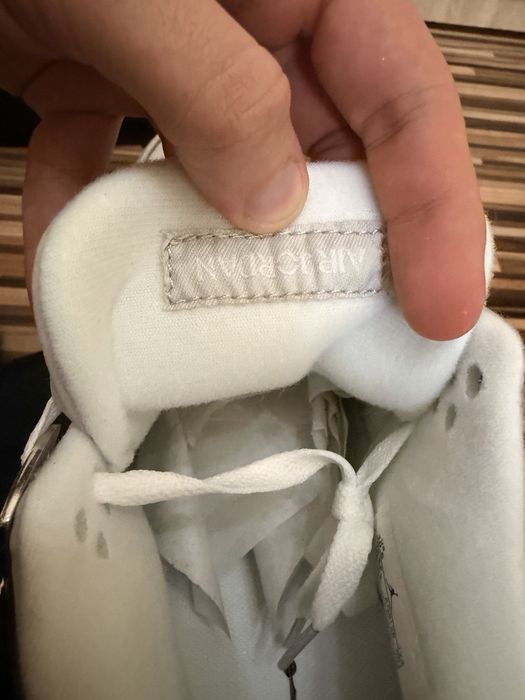 Jordan 4 Frozen Moments