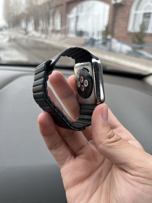 Iphone.15 pro. Apple watch 3. В месте.