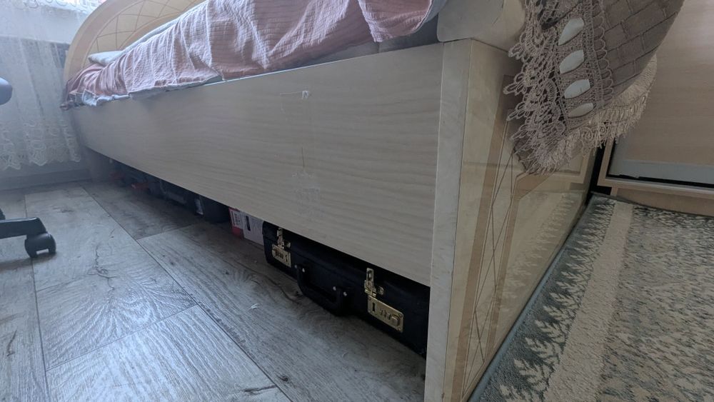 Двухспальная кровать