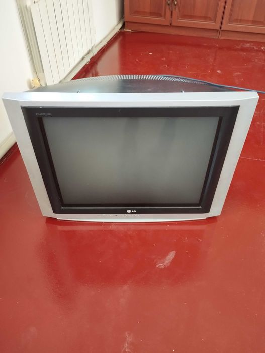 Срочно продам телевизор LG