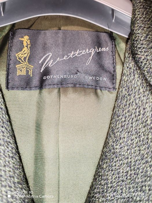 Compleu sacou și fustă, Suedia