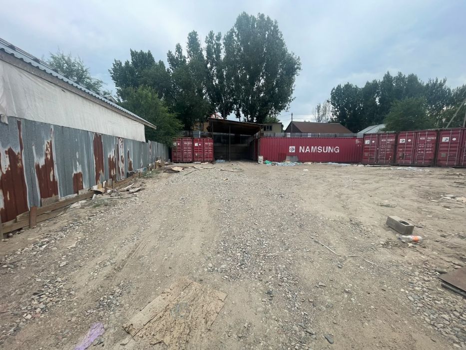 Склад возле барахолка