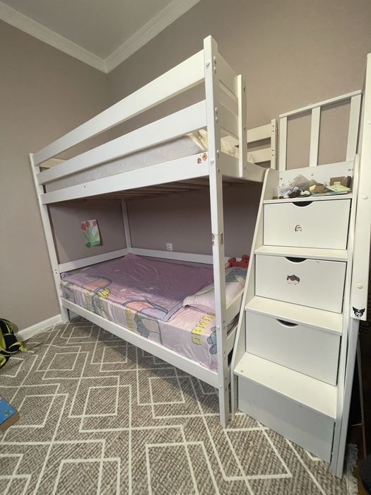 Кровать двухъярусная 90*180