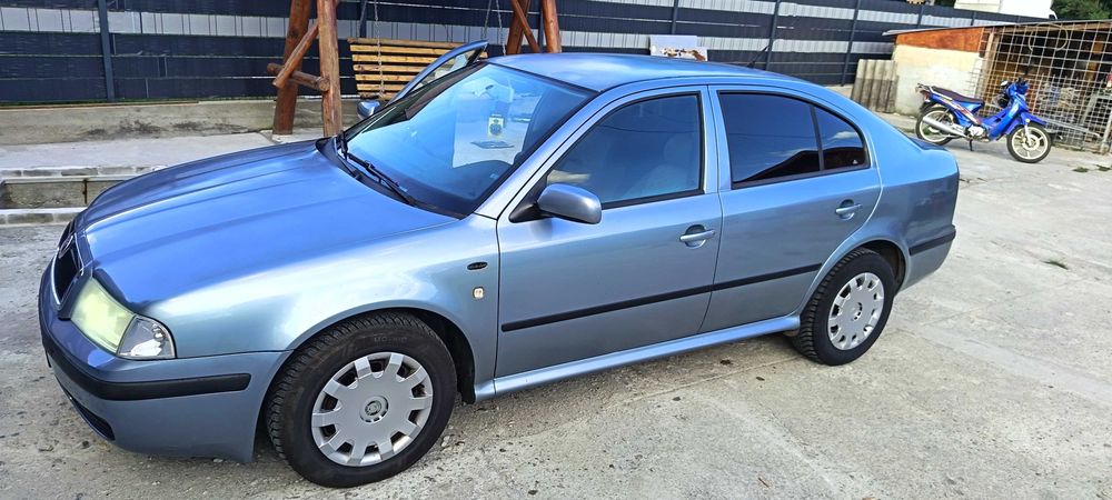 Vând Scoda Octavia
