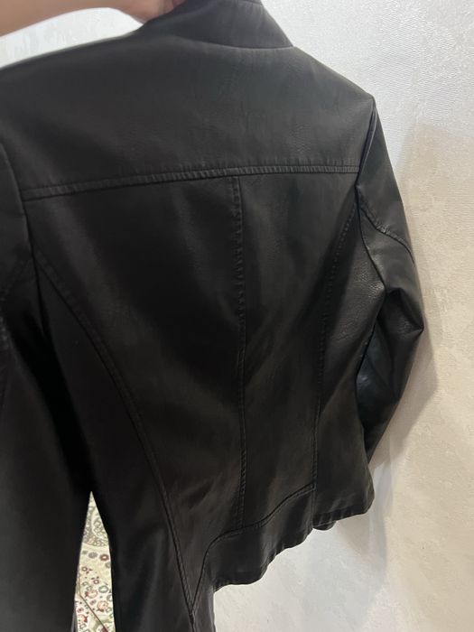 Продам женскую кожанку