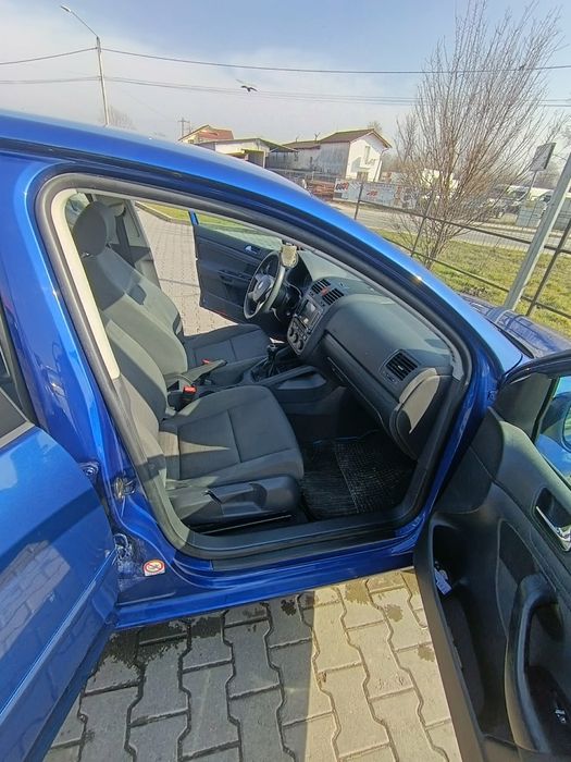 Golf 5 în stare perfecta