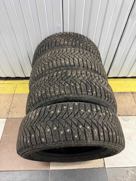 Triangle 215/65 R16 99T с шипами