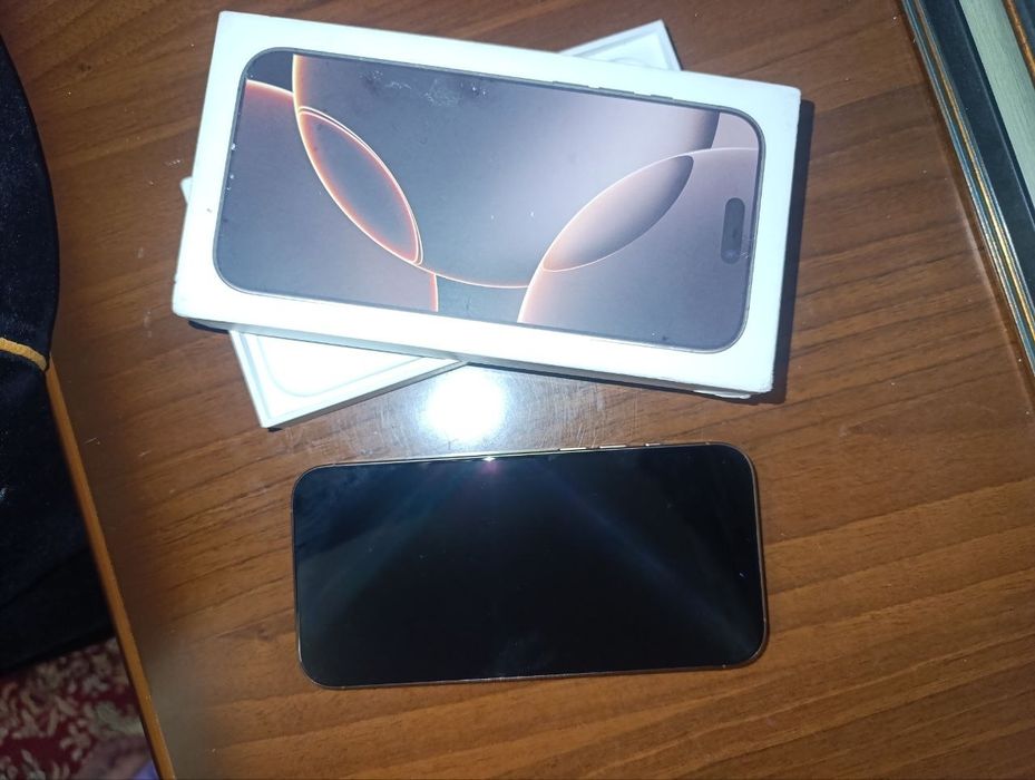 iPhone 16 Pro Max 256 gb.Desert