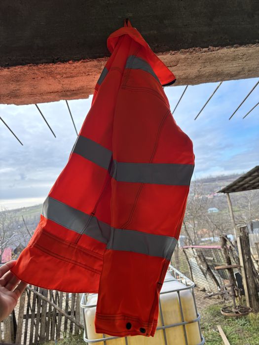 Vand jachete marimea M