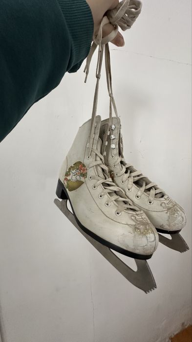 Коньки женские 39 размер