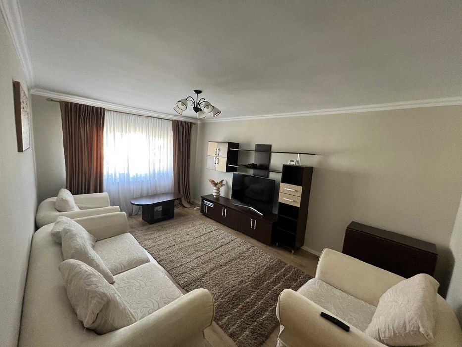 Închiriez apartament 3 camere, decomandat, cartier Obcini