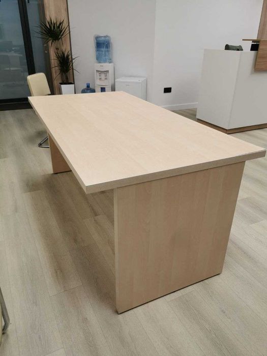 Продам конференц-стол 180х90 см
