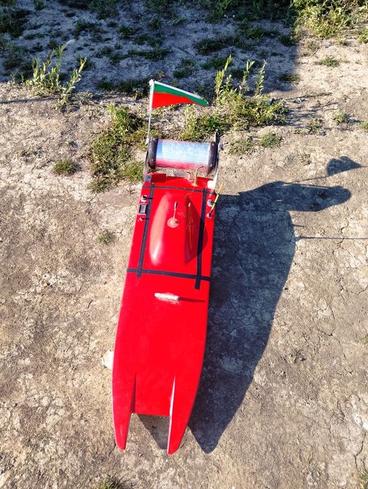 Лодка за захранка за риболов