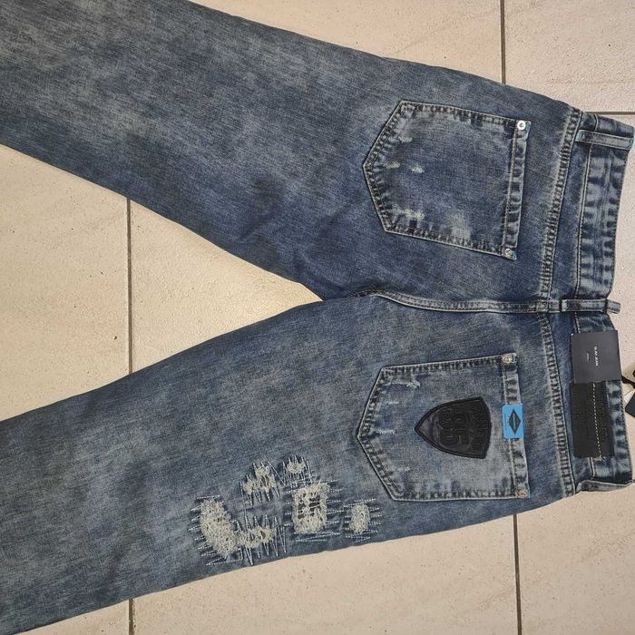 Тотална промоция само за Коледа-дънки-DSQUARED 2-от 350лв на 280лв.