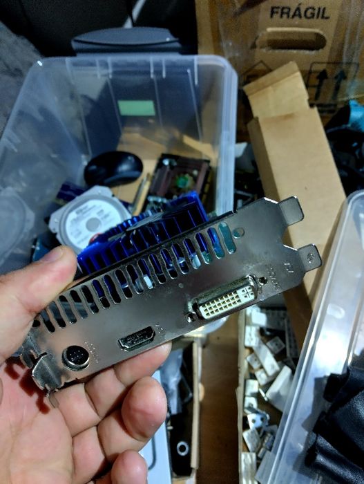 Placă video Nvidia 8800GS defectă