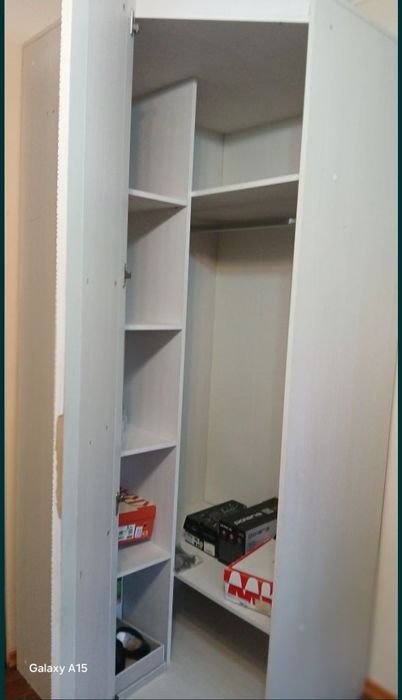 Продам коврик, столик, шкафы, комод