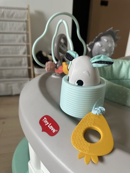 Активен център за игра (проходилка) Tiny love +бонус музикално килимче