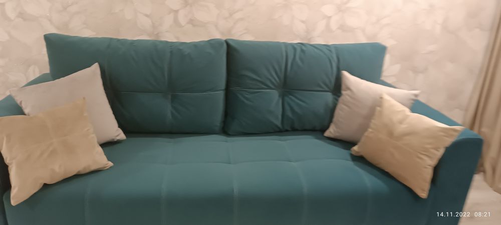 Продам диван 100000