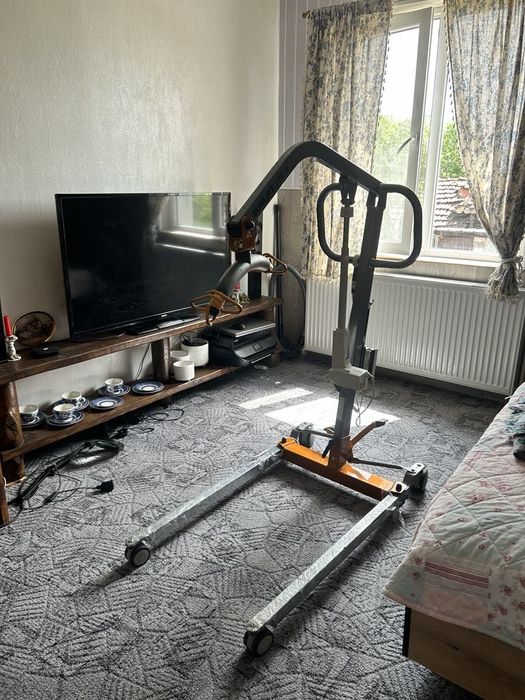 Хоист за повдигане и преместване на хора