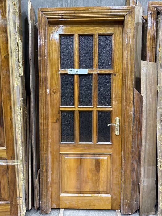 Двери из орехового дерева