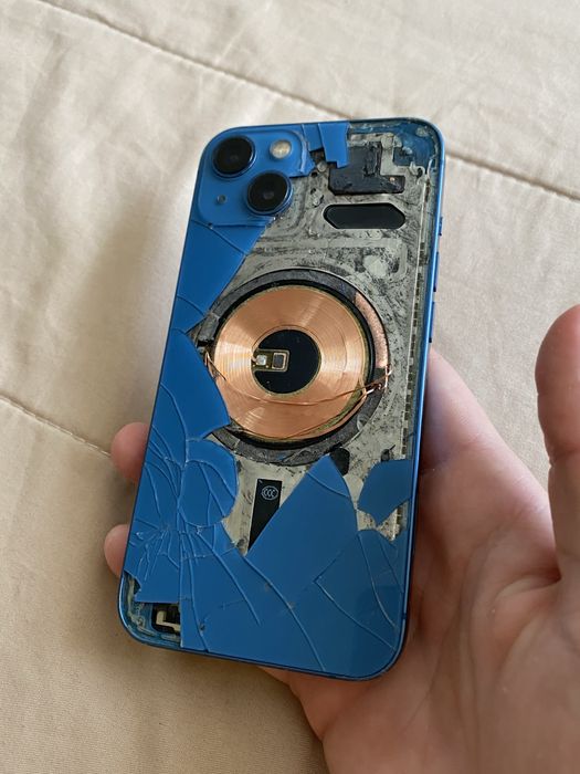 iPhone 13 / За части / Дисплей