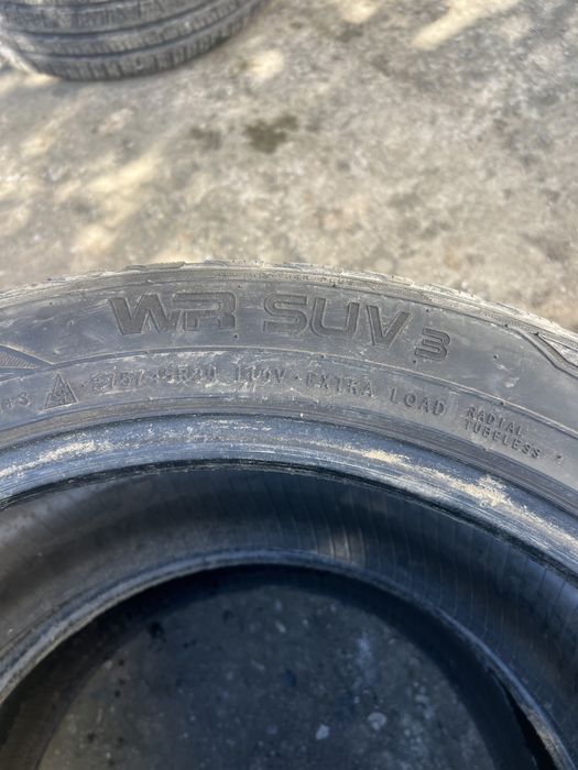 275/45R20 Nokian