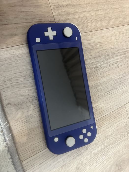 Продам Nintendo switch lite