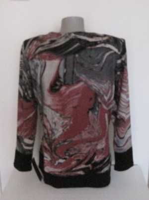 Две нови дамски блузи размер L по 27 лв.