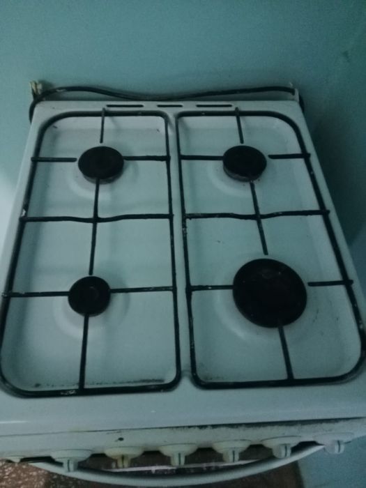 Продам газовую плиту