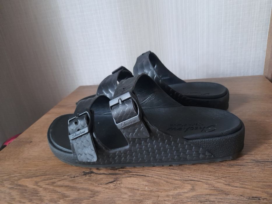Skechers чехли 41 номер.