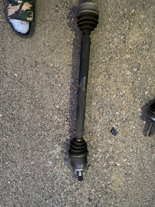 Продам Стартер 3 болтовый