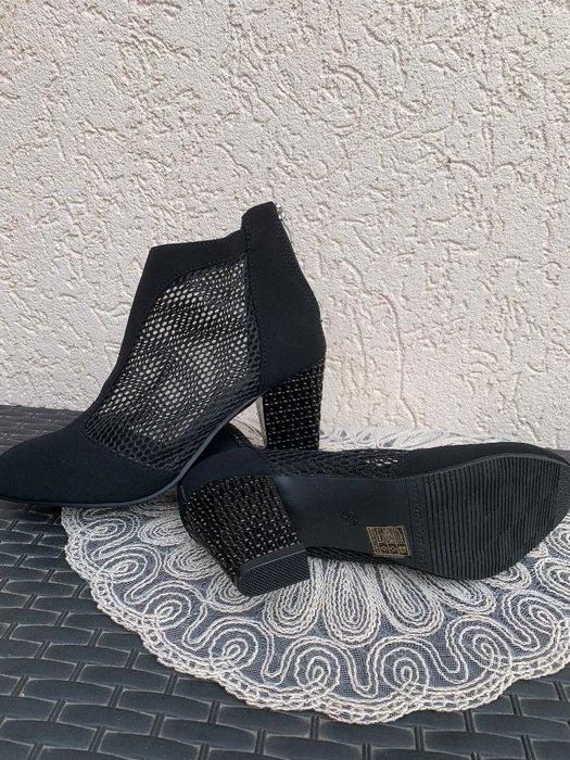Ghete dama, noi, piele intoarsa si plasa, pentru primavara/vara, 37