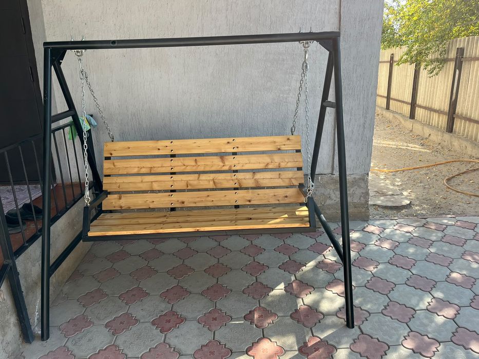 Скамейка качели для дома и сада