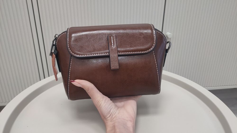 Кросбоди чанта естествена кожа бяла, кафява, синя