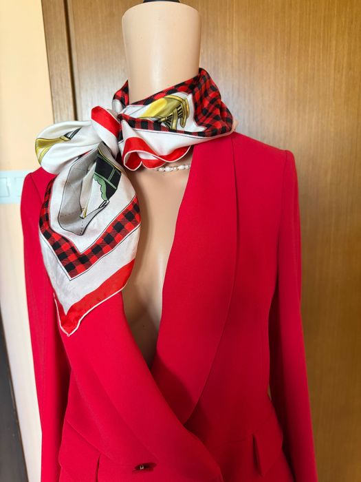 Копринен шал с десен ретро коли