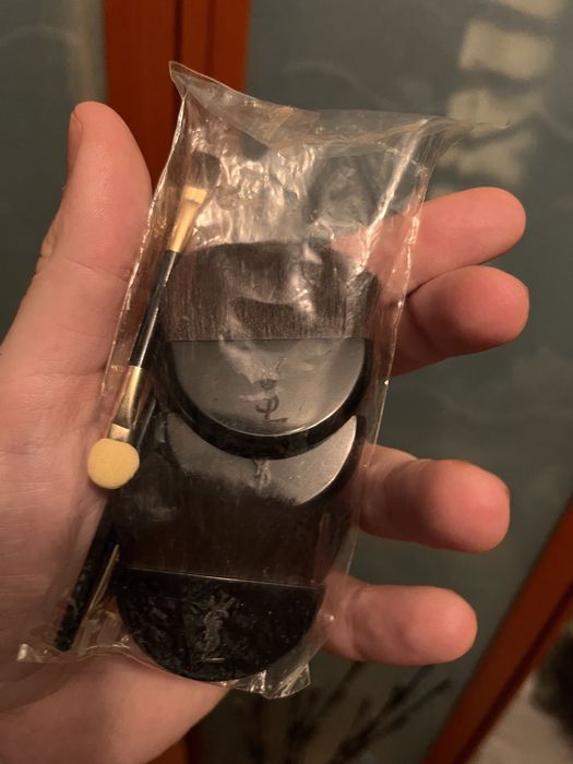 Пудри за лице Este lauder  Четки за Грим Червило