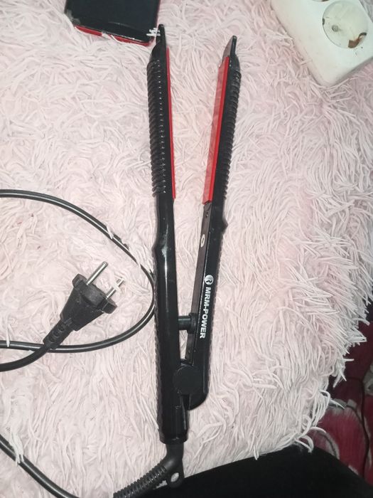 выпрямитель волос укладка