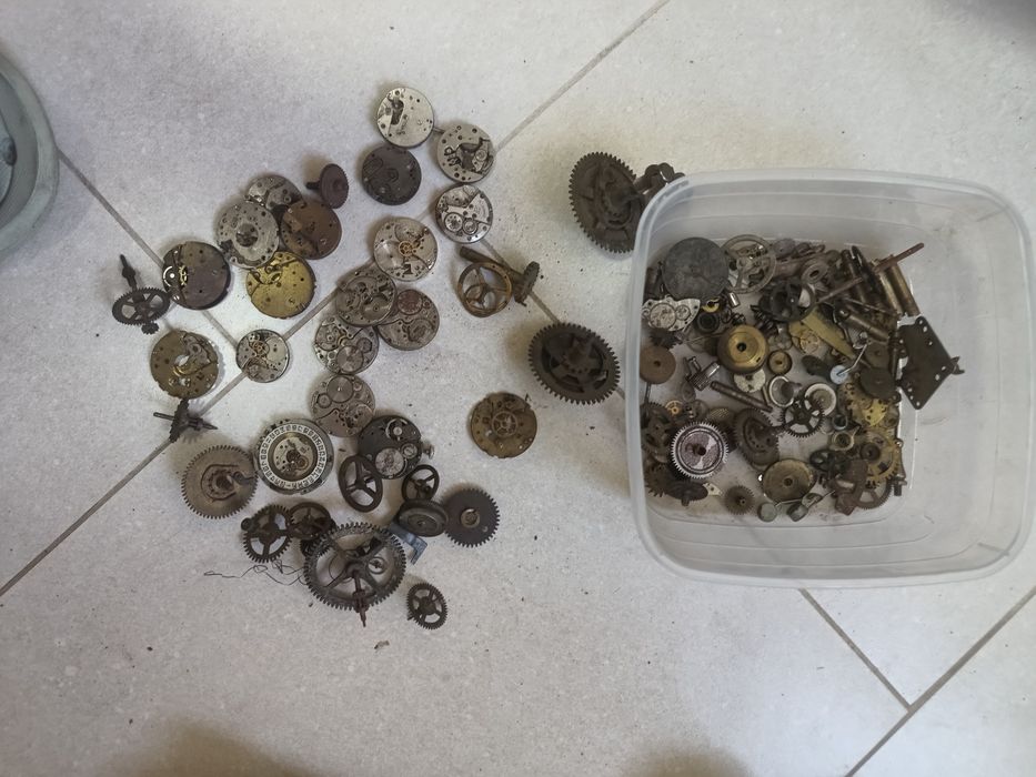 Ceasuri si piese vechi pentru orice