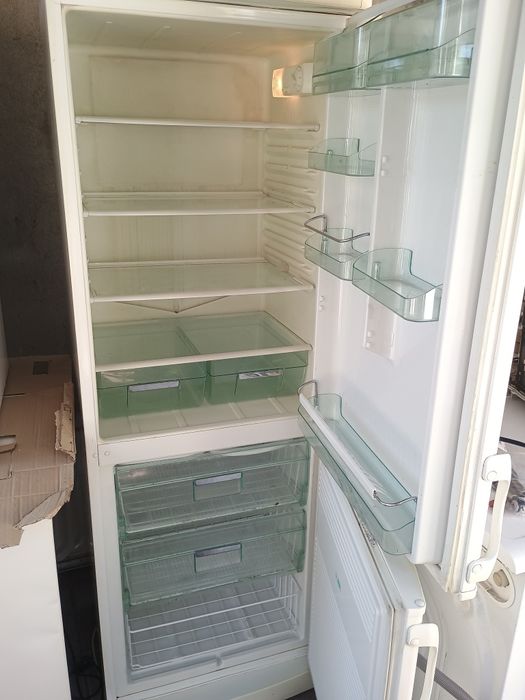 Frigider tip combină frigorifică Artic Indesit 2/3 sertare  congelator