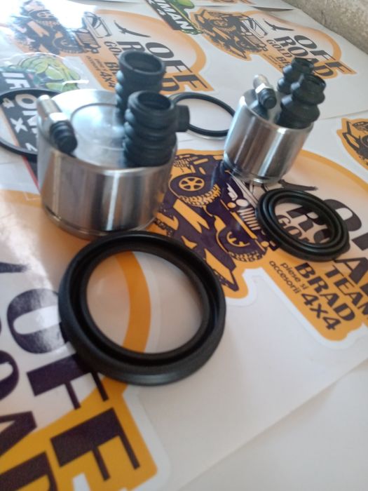 Set reparatie etrier frana piston fata spate Nissan Patrol Y60 Y61