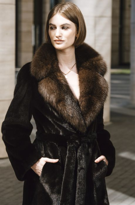 Продаю норковую шубу