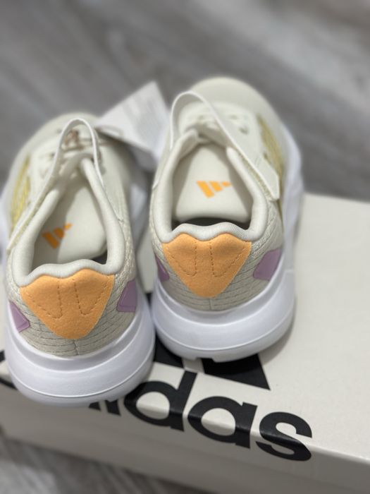 Детские Кроссовки adidas оригинал 26 размер